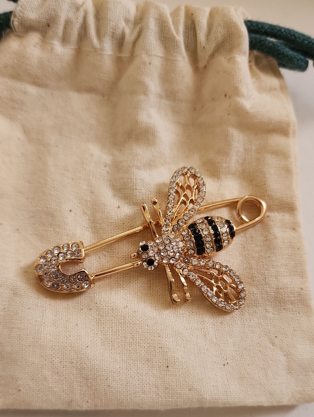 Bee Crystal Safety Pin Brooch Gold Tone Black Enamel Rhinestone